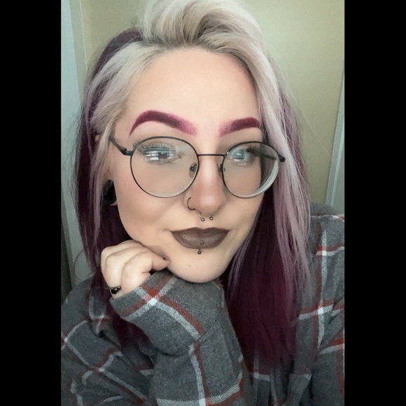 Meet Your Posher, Allison! - Picture 1 of 1